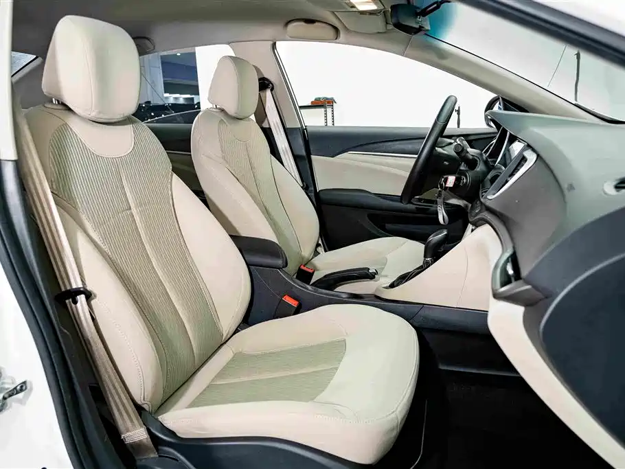 Buick Excelle 2017 — фото 18