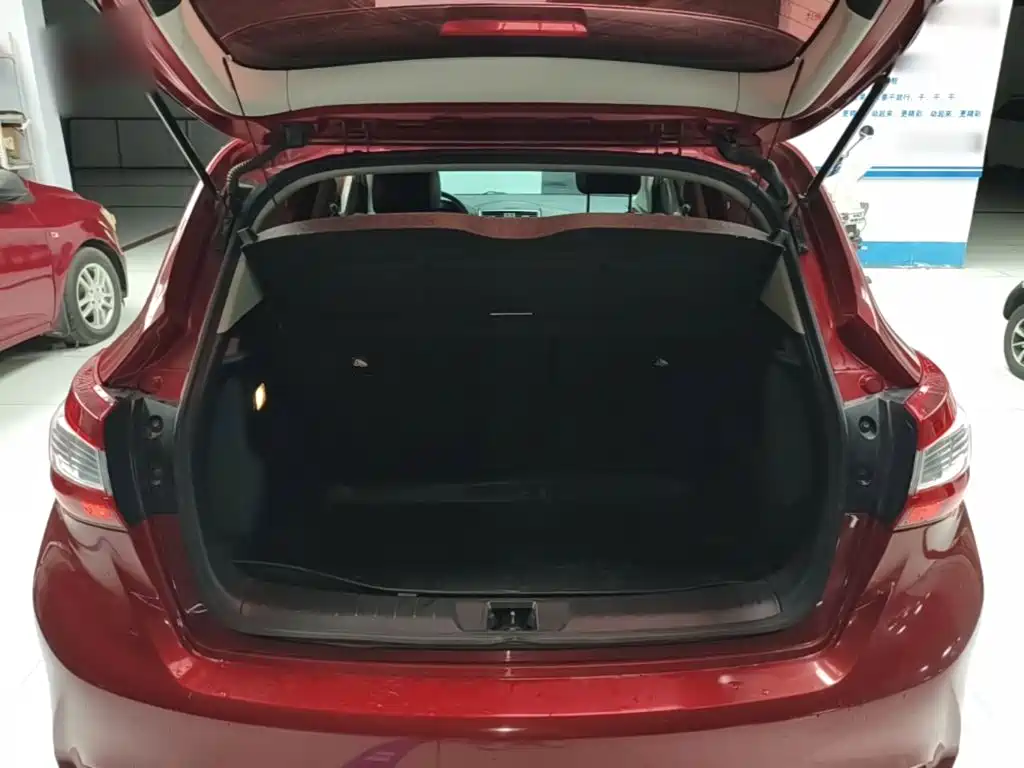 Nissan Tiida 2019 — фото 19