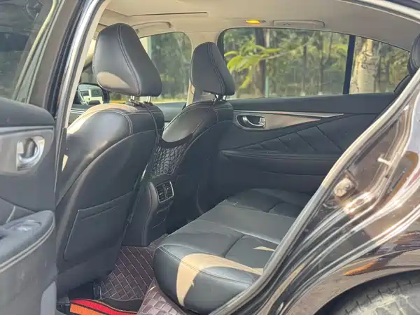 Infiniti Q50 2014