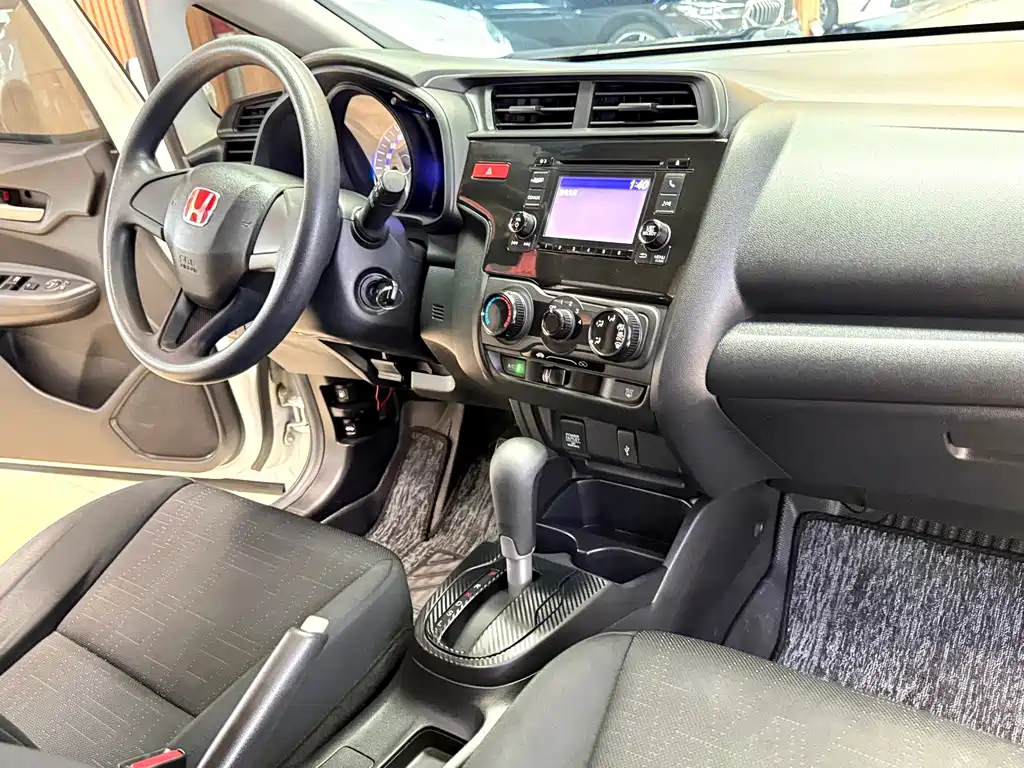 Honda Fit 2017 — фото 12