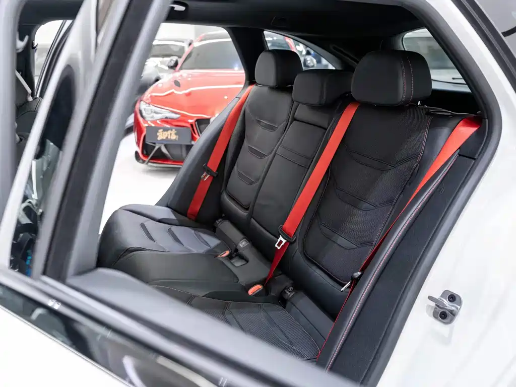 Mercedes-Benz C-Class AMG 2024 — фото 9