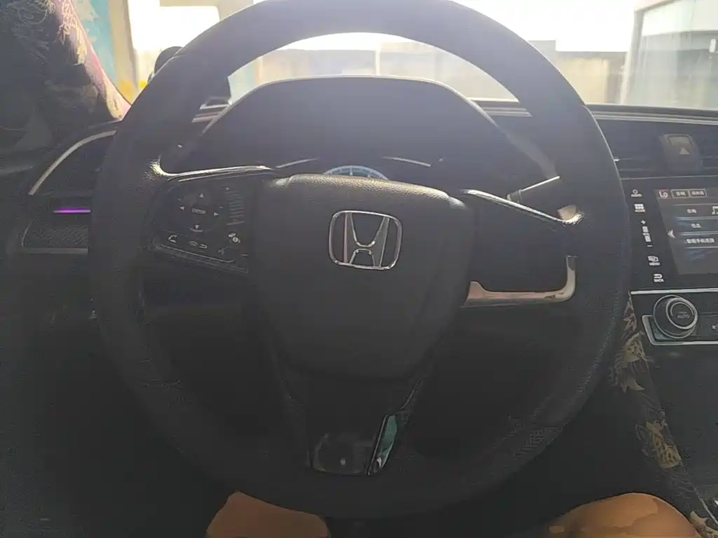 Honda Civic 2017 — фото 11