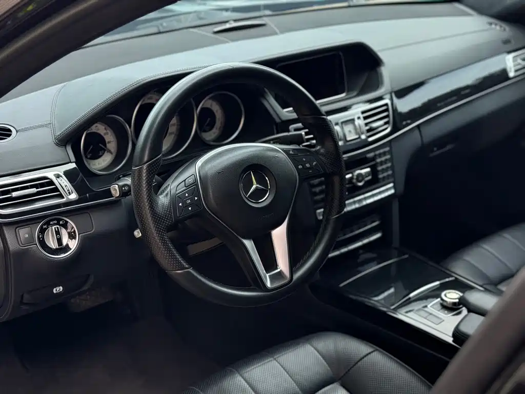 Mercedes-Benz E-Class 2014 — фото 7