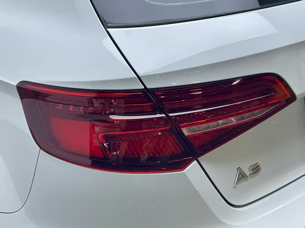 Audi A3 2019 — фото 10