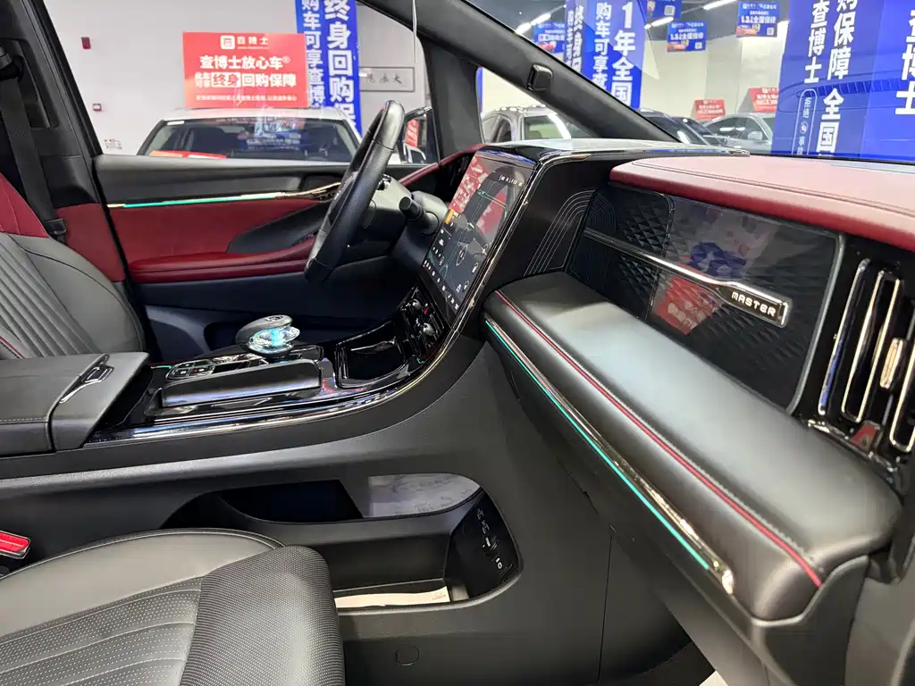GAC Motor Trumpchi M8 2023 — фото 18