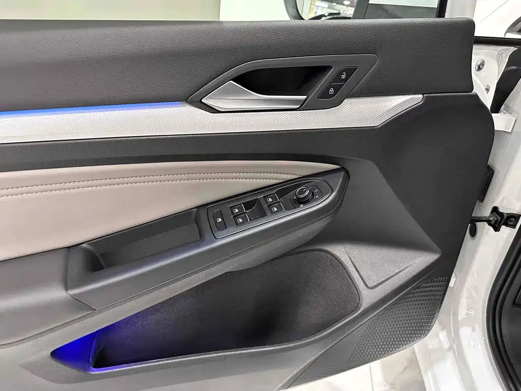 Volkswagen Golf 2021