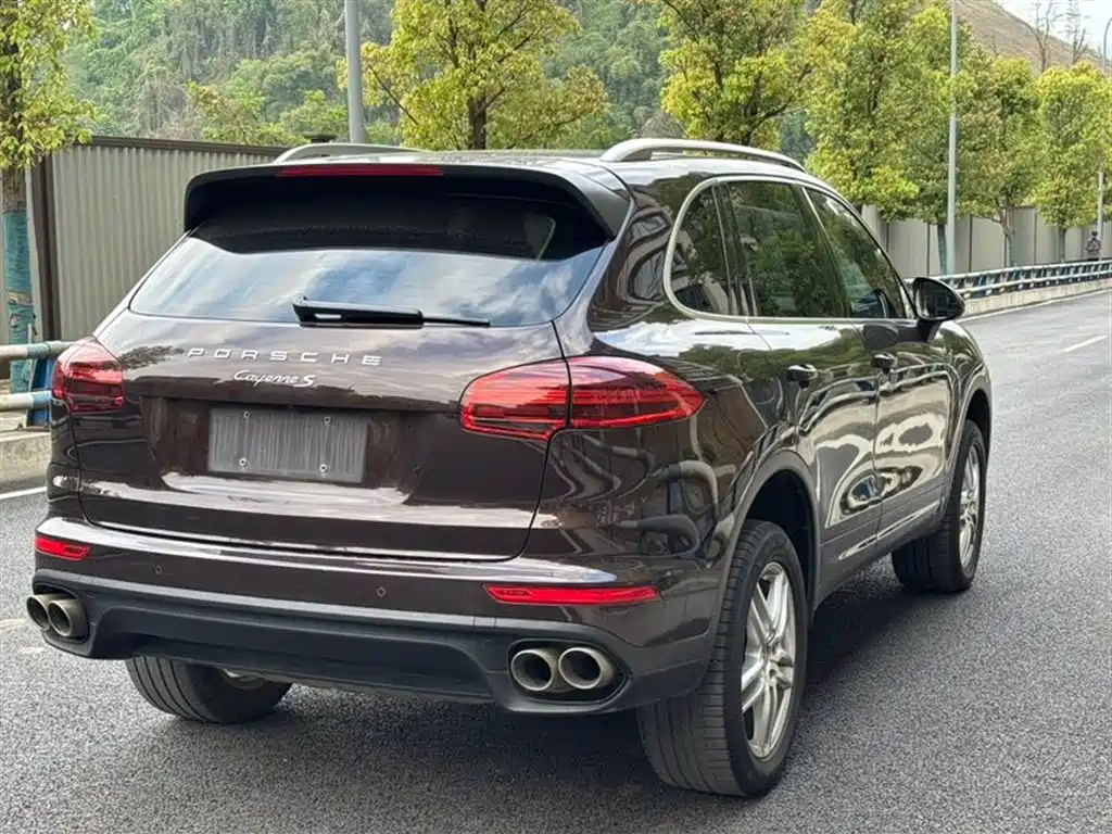 Porsche Cayenne 2015 — фото 4