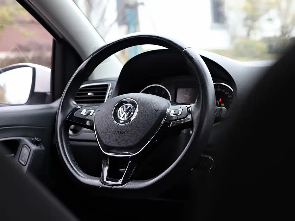 Volkswagen Polo 2017 — фото 21