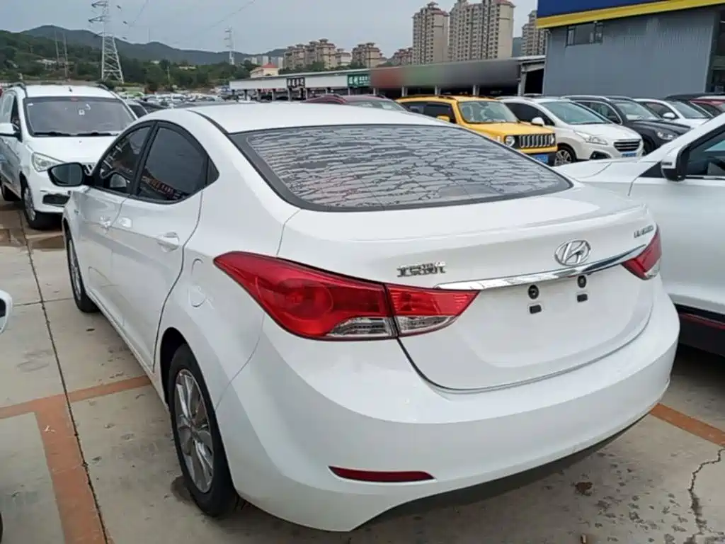 Hyundai Elantra 2016
