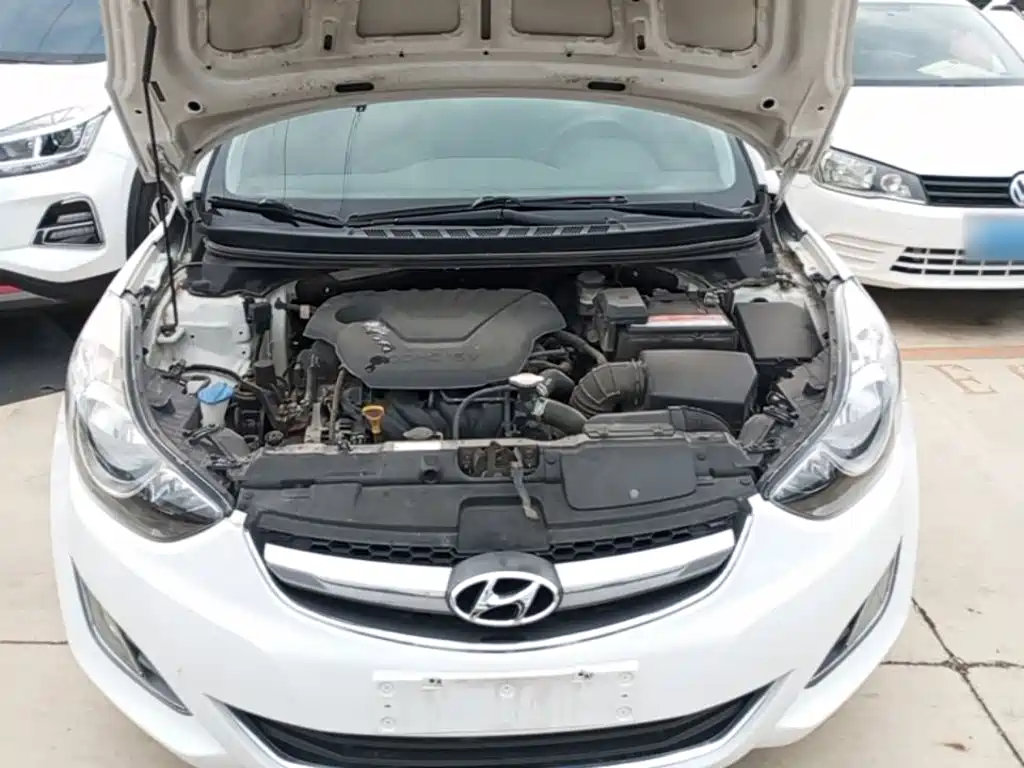 Hyundai Elantra 2016 — фото 20