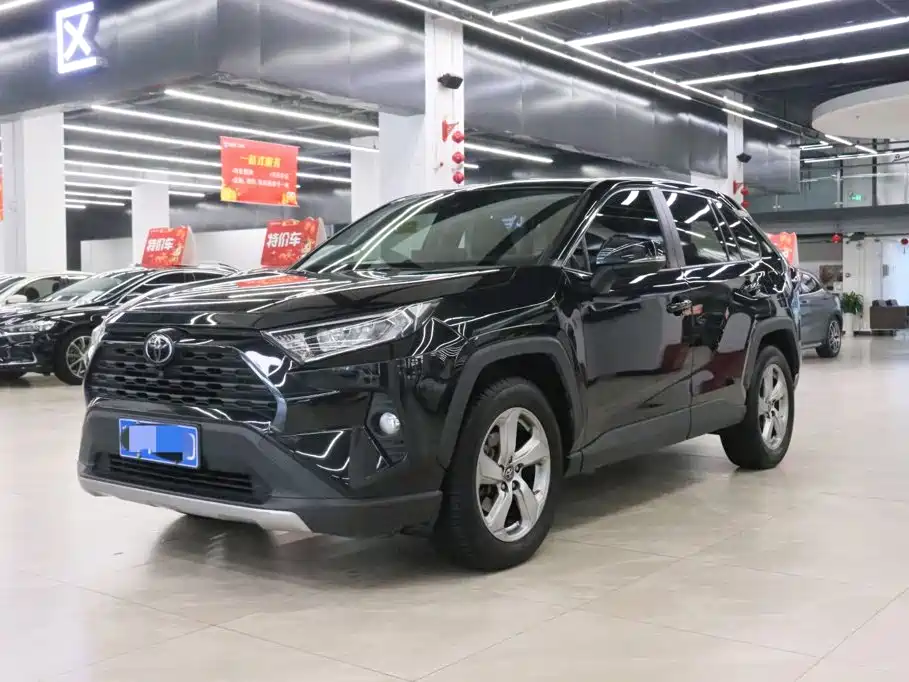 Toyota RAV4 2020 — фото 1