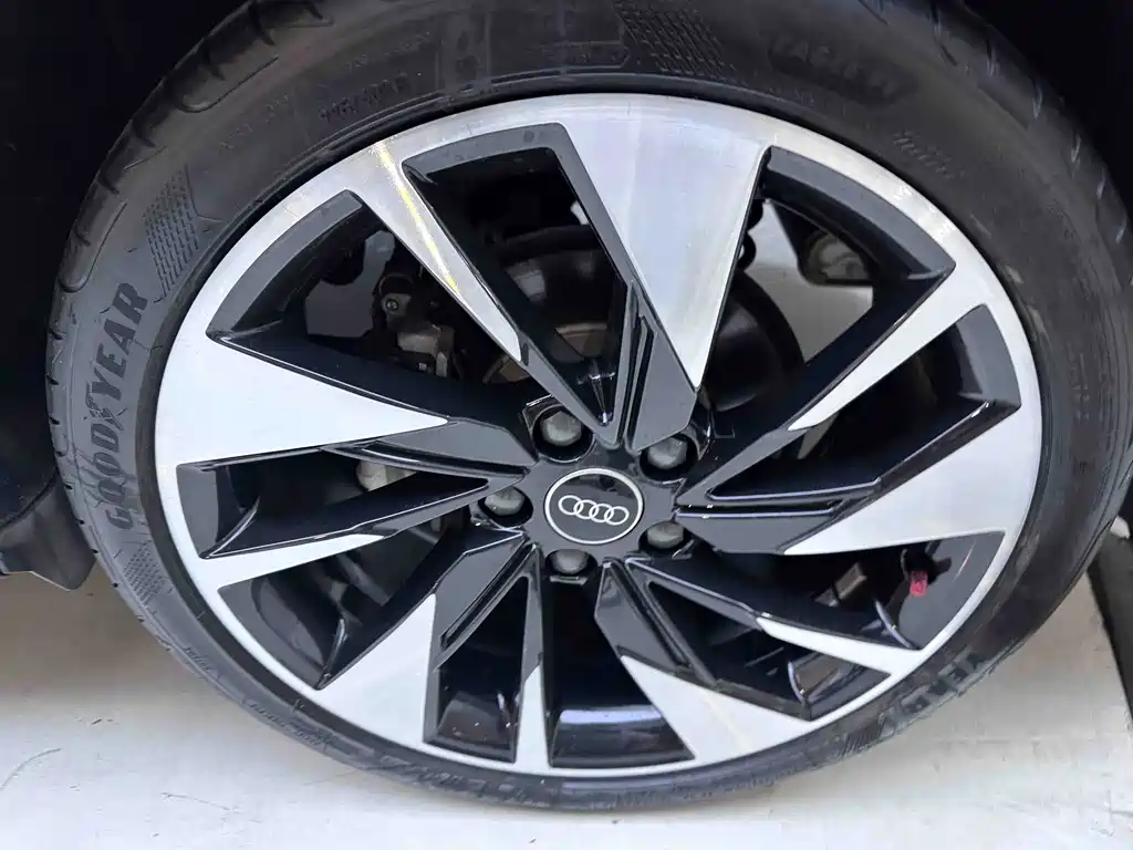 Audi A3 2023 — фото 14