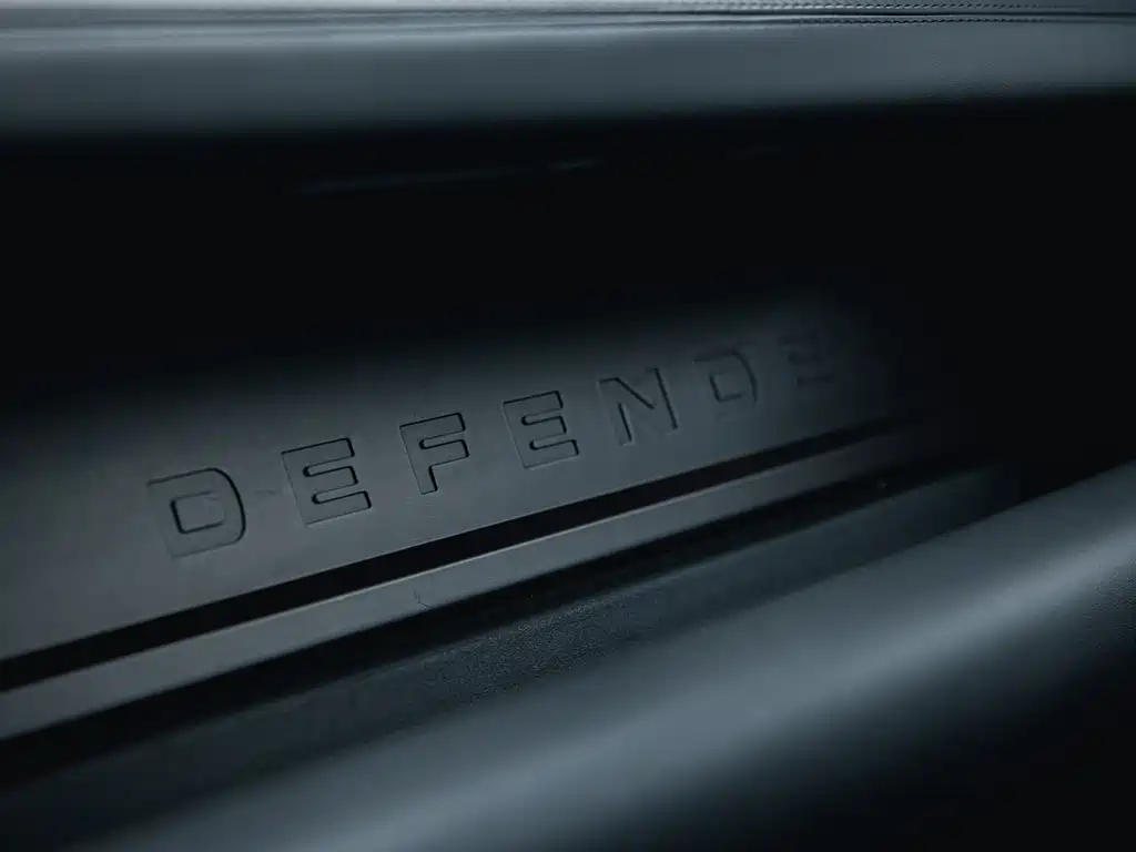 Land Rover Defender 2022 — фото 22