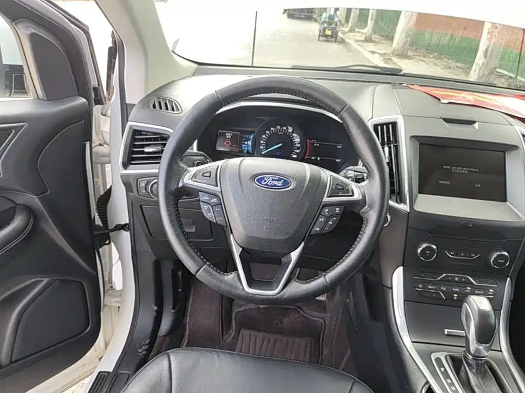Ford Edge 2019 — фото 11