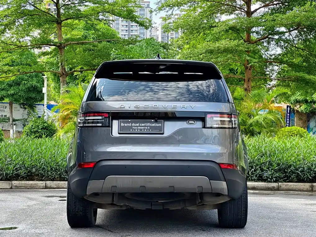 Land Rover Discovery 2017 — фото 7