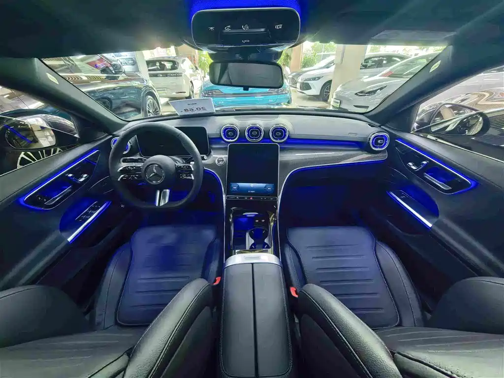 Mercedes-Benz C-Class 2025