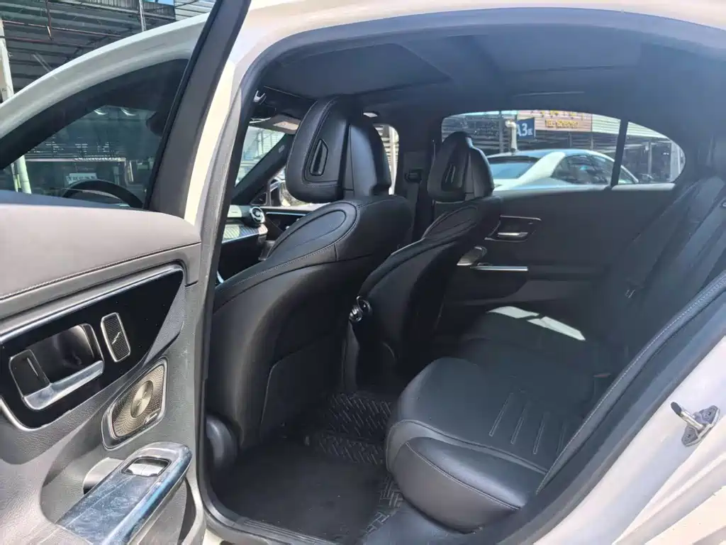 Mercedes-Benz C-Class 2021