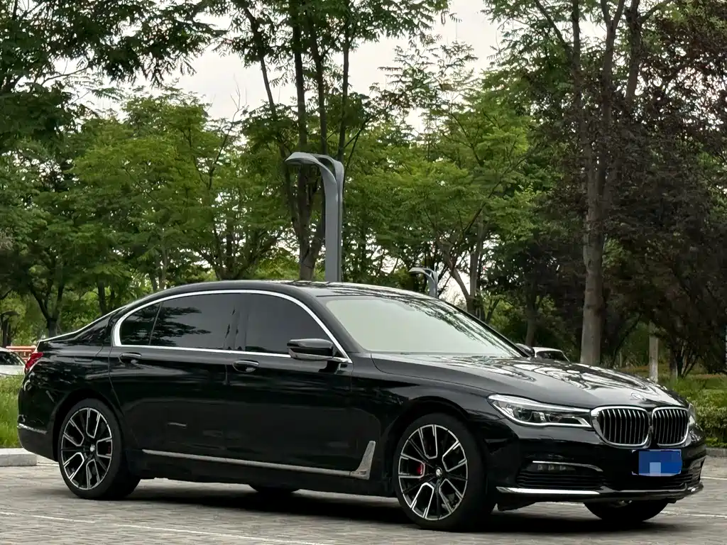 BMW 7 Series 2017 — фото 3