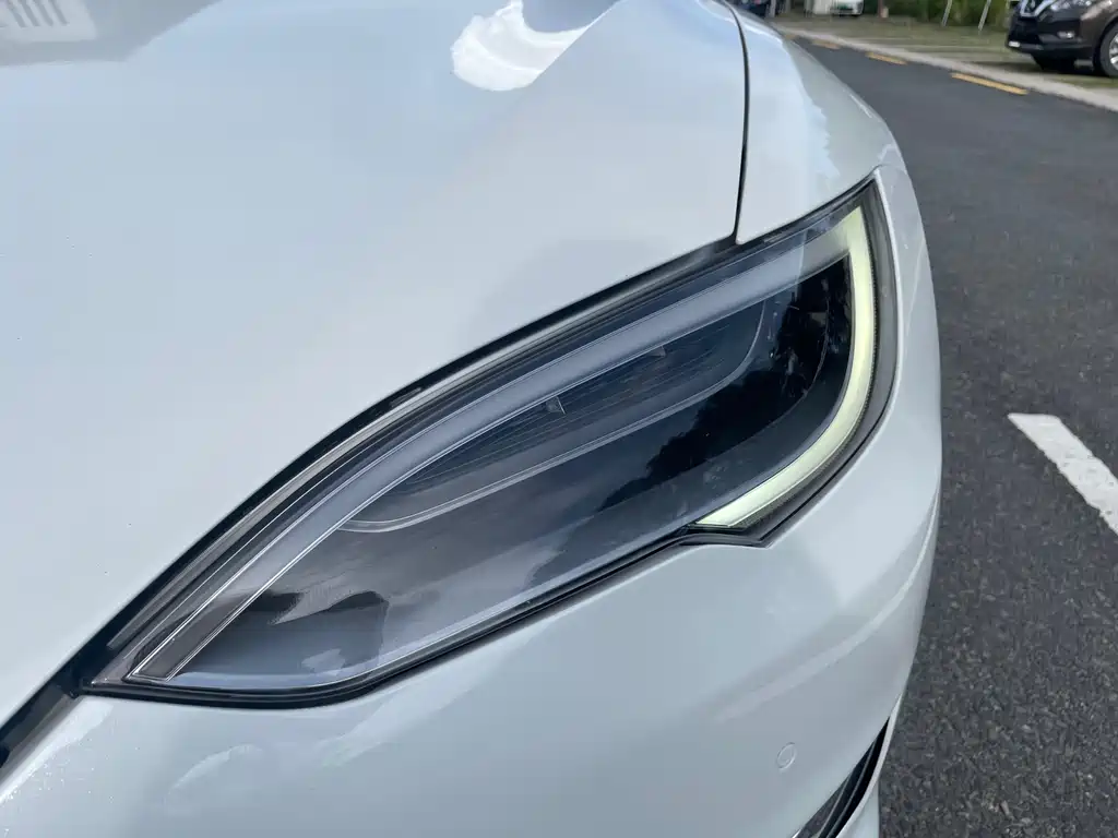Tesla Model S 2019 — фото 12