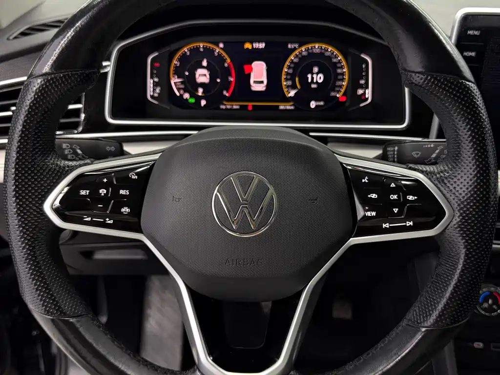 Volkswagen Tiguan L 2023 — фото 12
