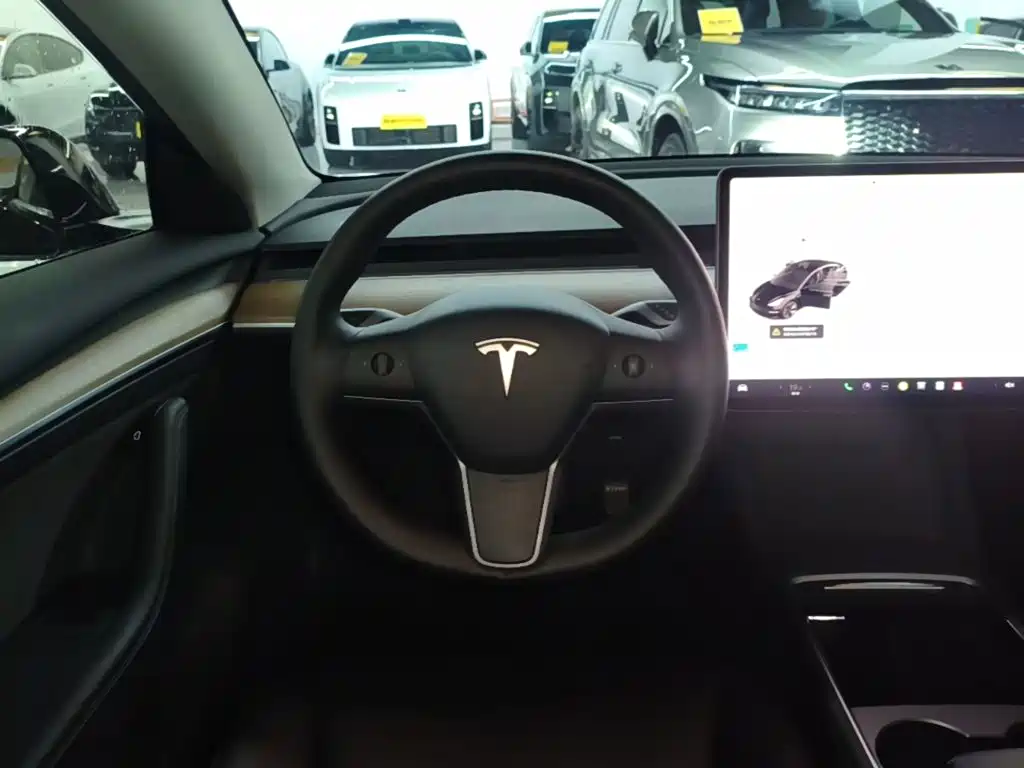 Tesla Model 3 2022 — фото 11