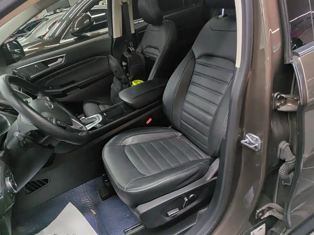 Ford Edge 2018 — фото 15
