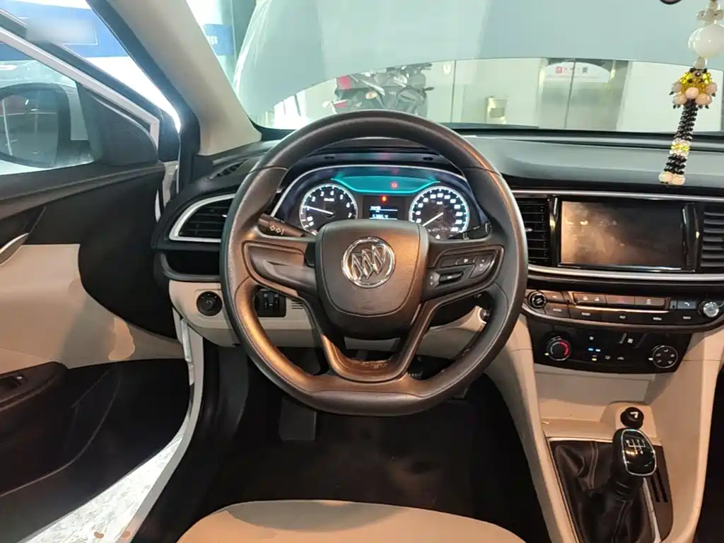 Buick Excelle 2017 — фото 11