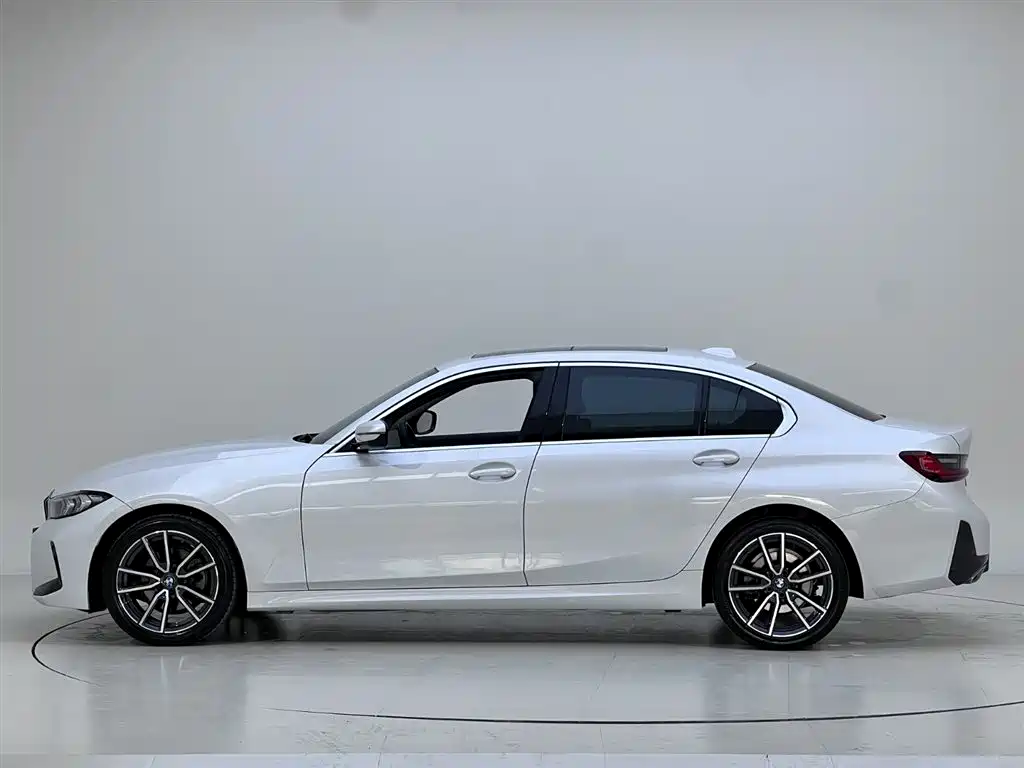 BMW 3 Series 2023 — фото 22