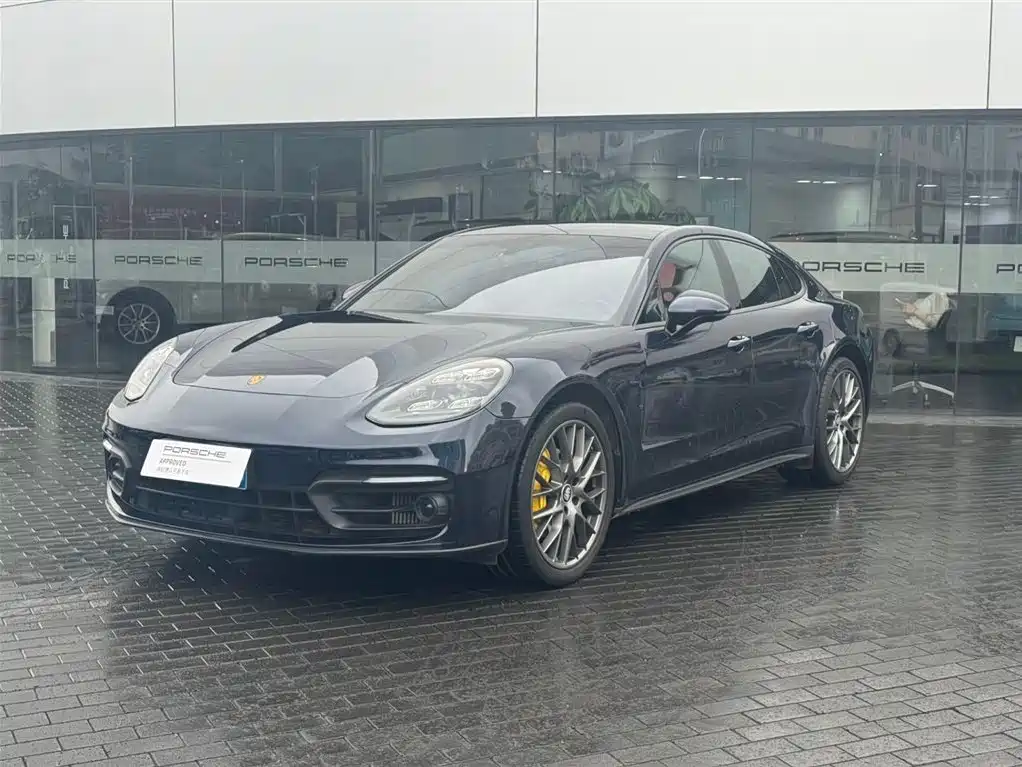 Porsche Panamera 2021 — фото 1