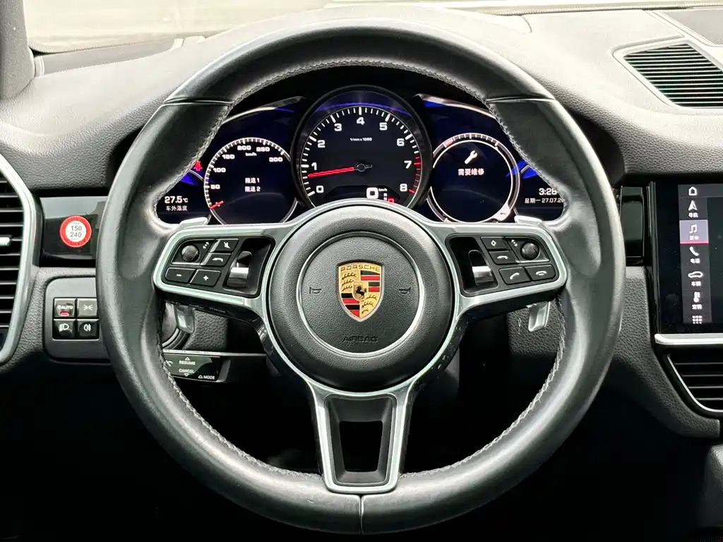 Porsche Cayenne 2019 — фото 15