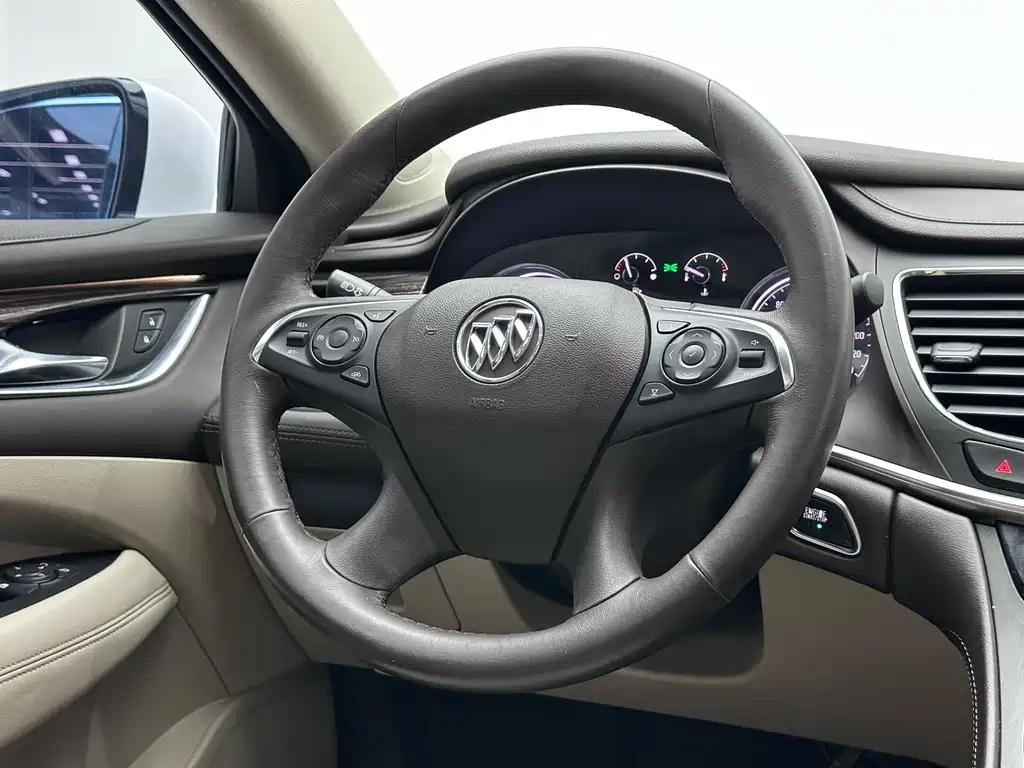 Buick LaCrosse 2017 — фото 12