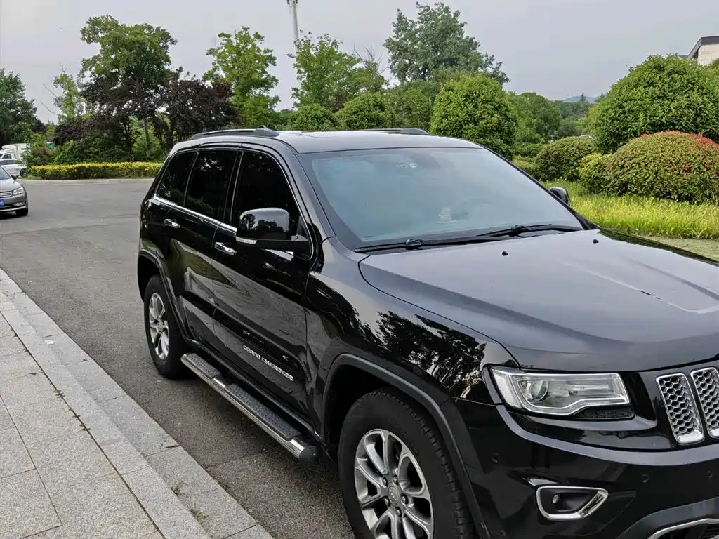 Jeep Grand Cherokee 2015 — фото 4