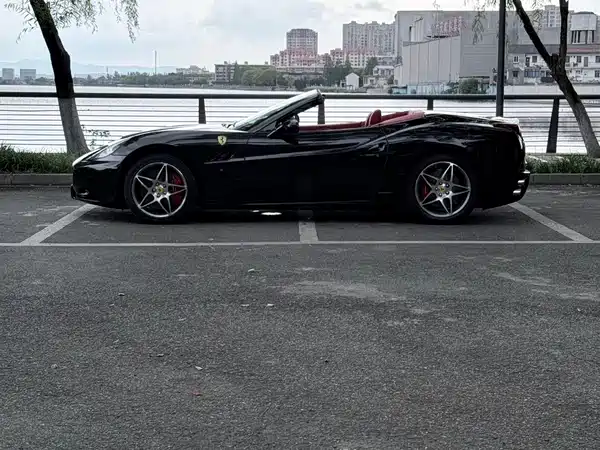 Ferrari California T 2009