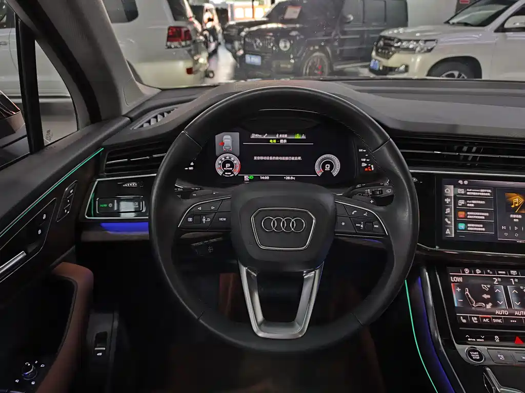 Audi Q7 2022 — фото 10