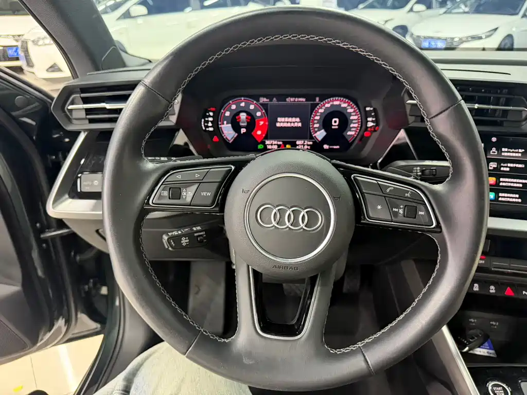 Audi A3 2023 — фото 11