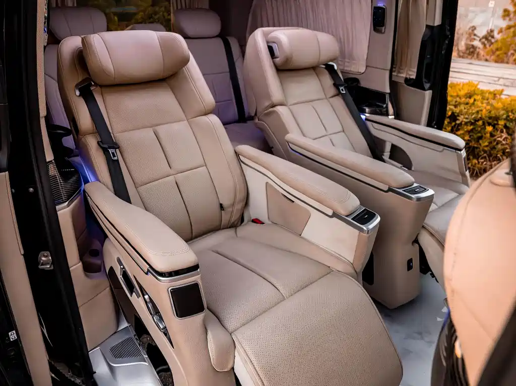 Mercedes-Benz V-Class 2019 — фото 19