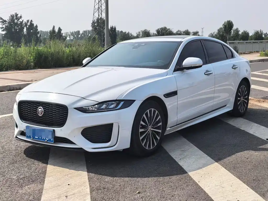 Jaguar XEL 2020 — фото 1