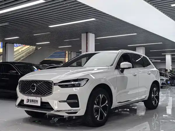 Volvo XC60 2025