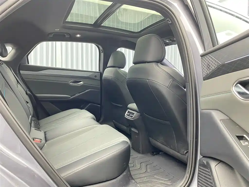 BYD Qin L 2025 — фото 15