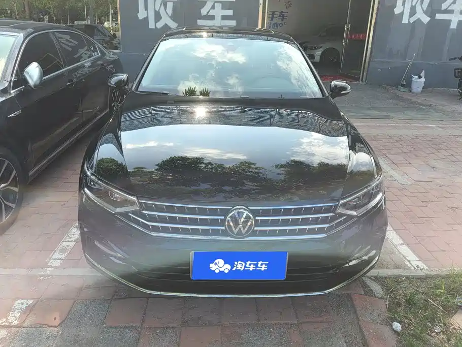 Volkswagen Magotan 2025
