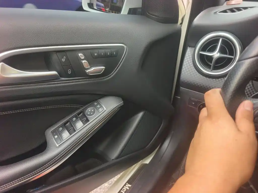 Mercedes-Benz A-Class 2017 — фото 22