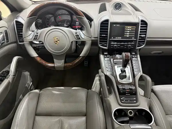 Porsche Cayenne 2011