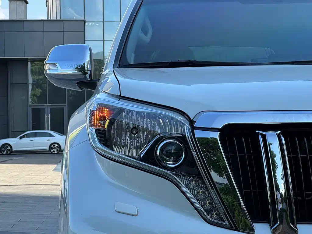 Toyota Prado 2016 — фото 9