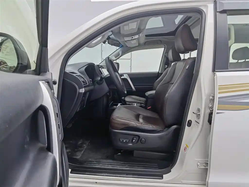 Toyota Prado 2019 — фото 10