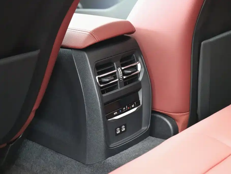 BMW 3 Series 2022 — фото 19