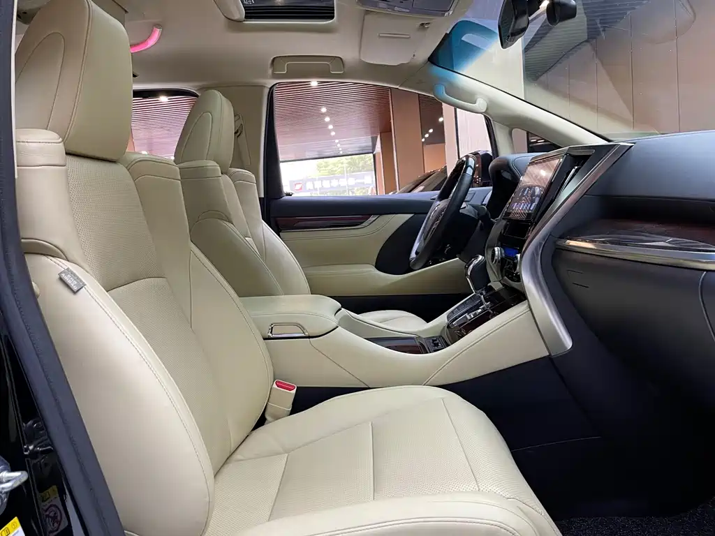 Toyota Alphard 2017 — фото 6