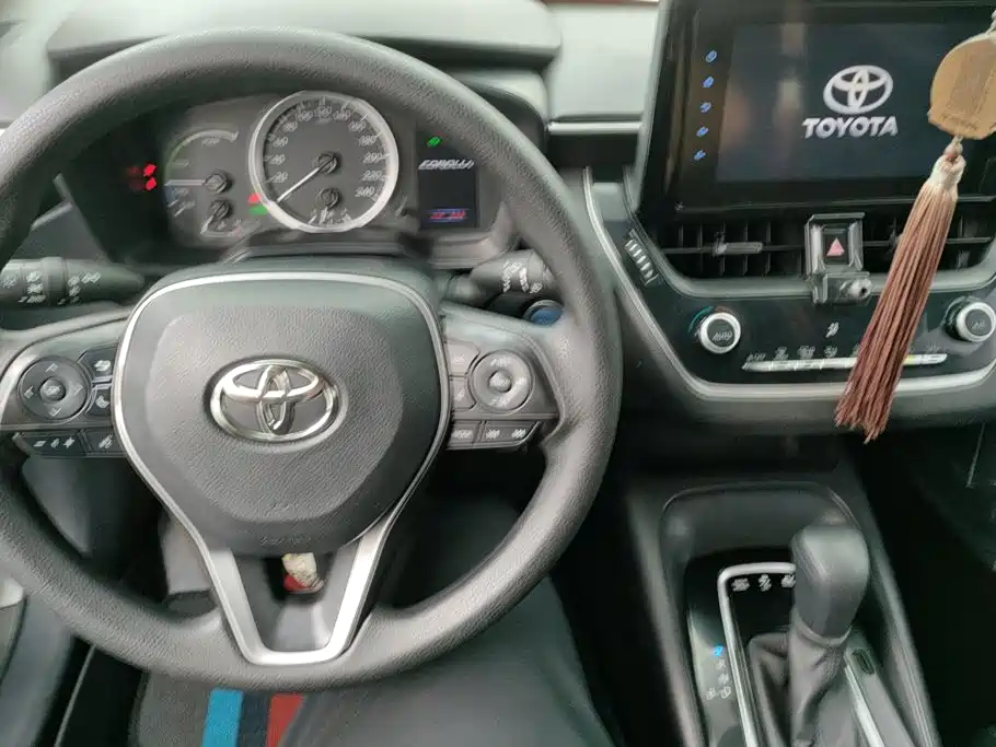 Toyota Corolla 2023 — фото 12