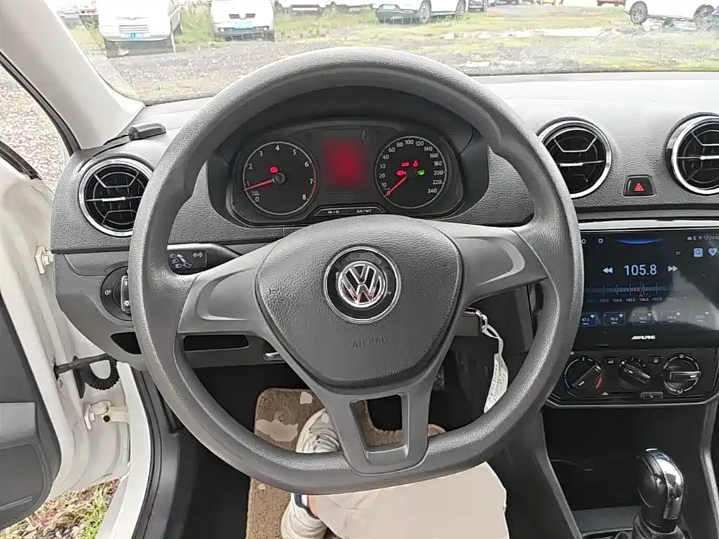 Volkswagen Jetta 2017 — фото 11