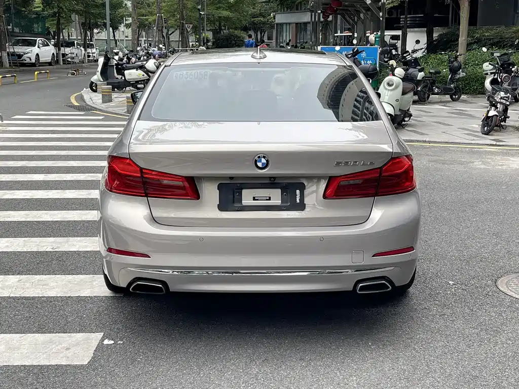 BMW 5 Series New Energy 2019 — фото 6