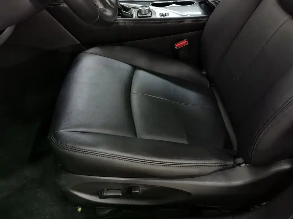 Infiniti Q50L 2015 — фото 20